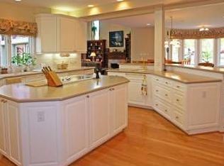 6399 Beverly Ln, Ann Arbor, MI 48105