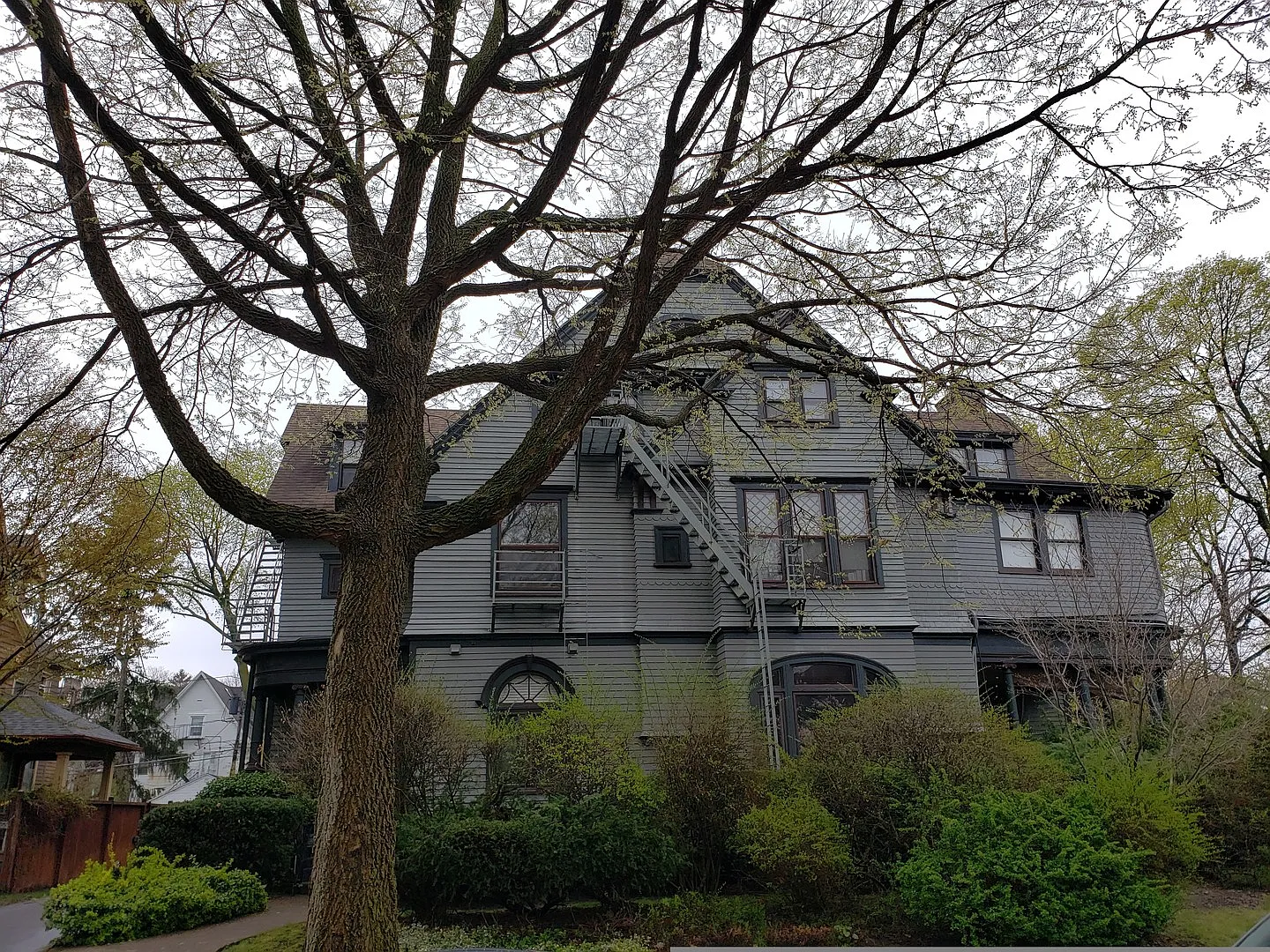 400 Oxford St — Photo 4