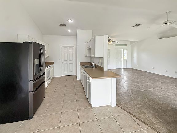 5th image of 203 NW 24th Ter