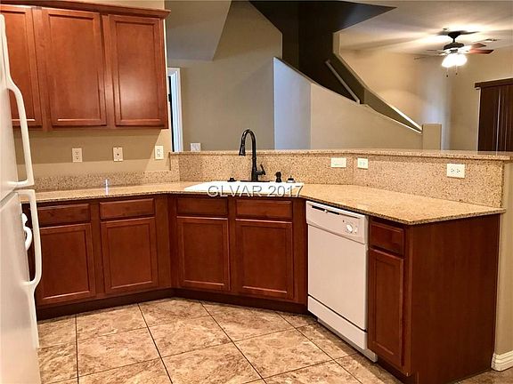 3rd image of 5552 High Wager Way Unit 102