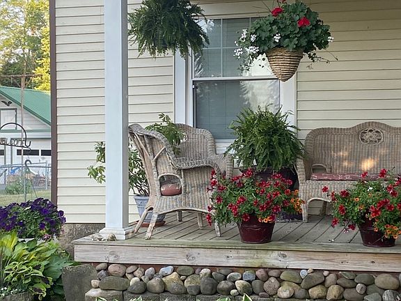 5th image of 299 Mohawk Dr