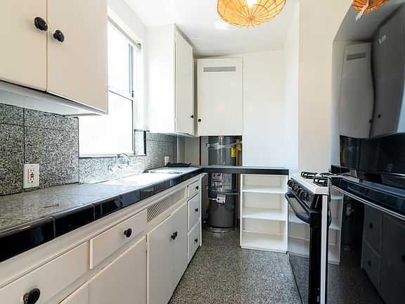 5th image of 1552 Lucretia Ave