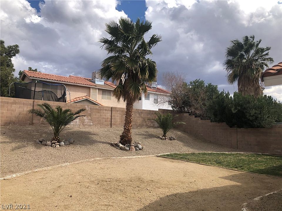 30 Fantasia Ln, Henderson, NV 89074