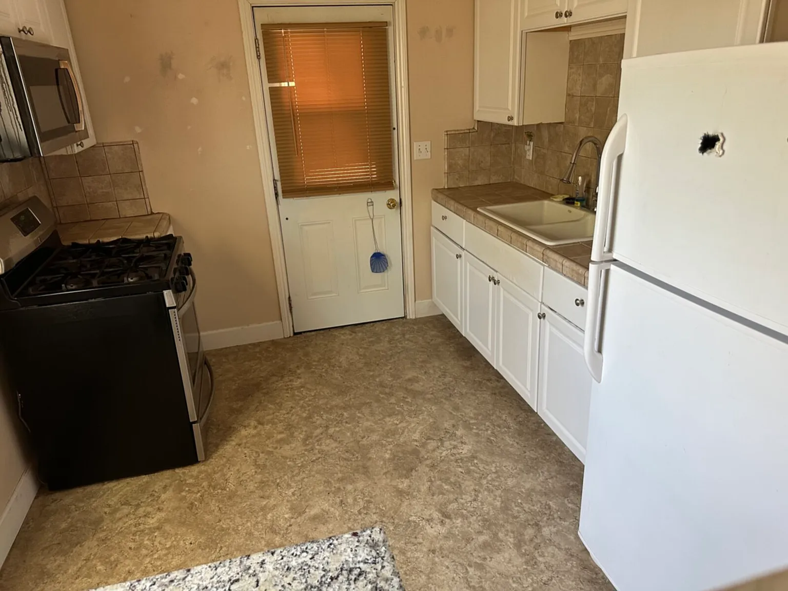2 bed, 1.0 bath, $1,695 — Photo 2