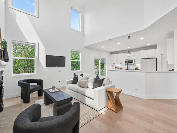 7225 Everest Ln N, Maple Grove, MN 55311