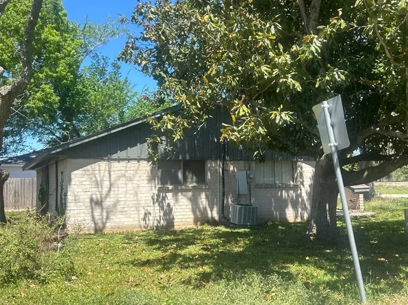 804 Old Angleton Rd, Clute, TX 77531