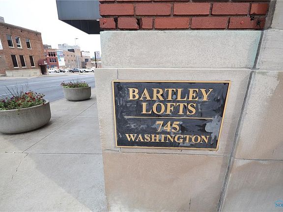 2nd image of 745 Washington St APT 301