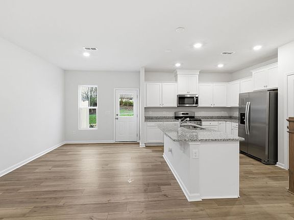 Hemingway 6 - Extra Seating at Kitchen Island is Ideal for Hosting