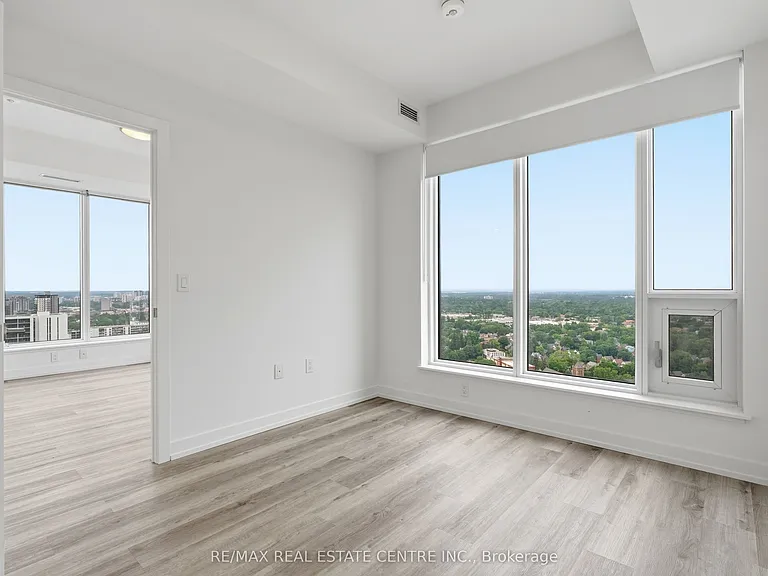 15 Wellington St S #2912 — Photo 14