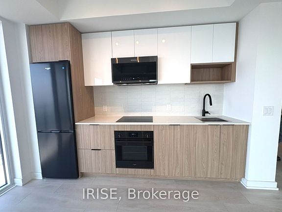 5th image of 5 Defries St #3702