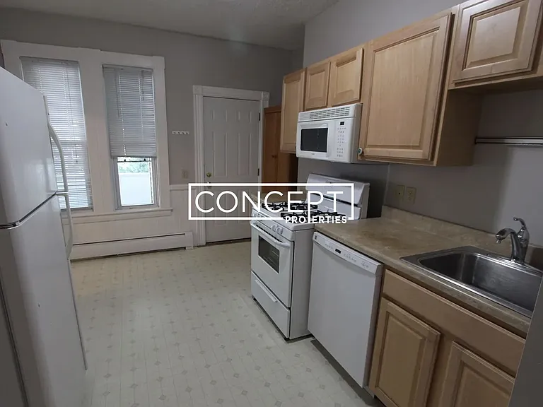 423-429 Franklin Street — Photo 5