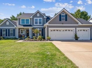807 Dogwood Meadows Ct, Ballwin, MO 63021