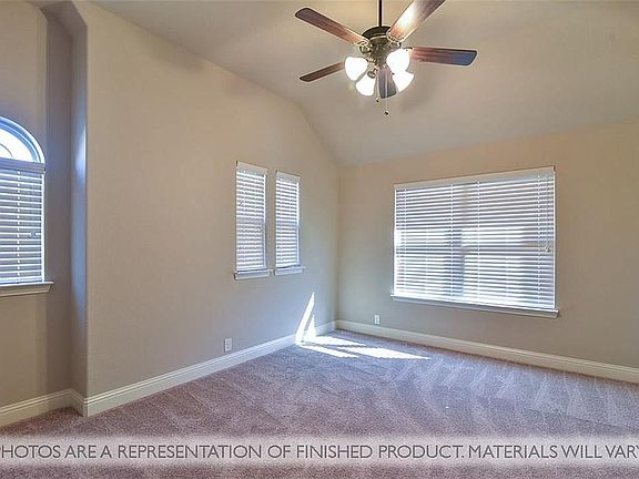 3rd image of 106 Valverde Ln