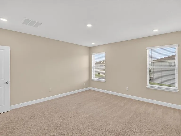 2546 Warren Acres Blvd — Photo 40