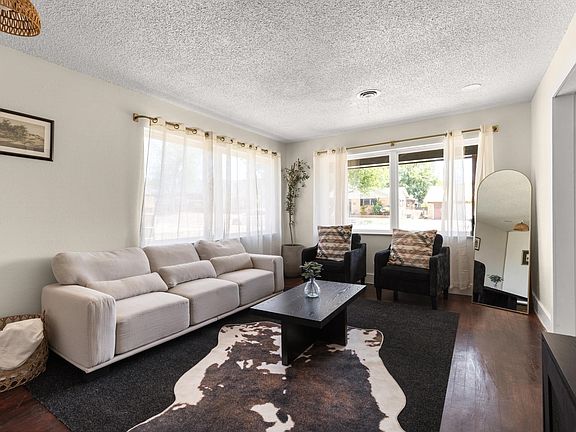 5th image of 2915 Clinton Ave