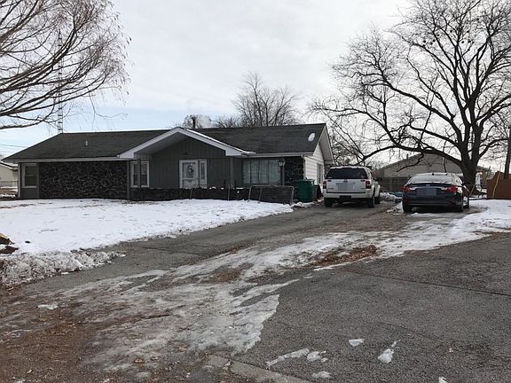 3rd image of 23 Kingsway Dr