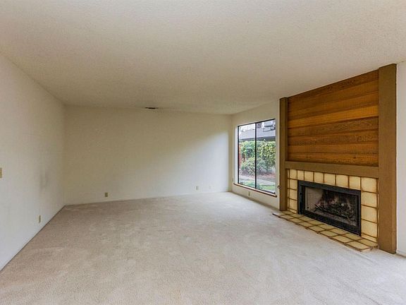 5th image of 6300 N Palm Ave Unit 142