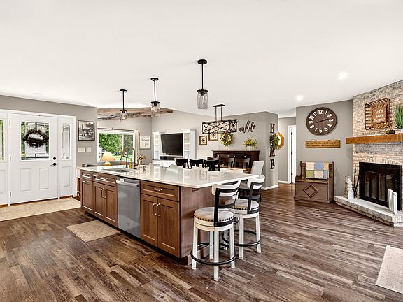5th image of 105 Fireside Pl