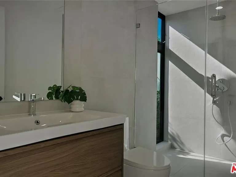 4939 Petit Ave — Photo 54