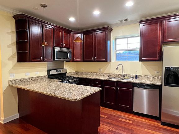 5th image of 4934 N Whipple St #2