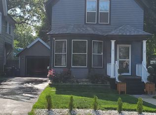 50 Leonard St, Elgin, IL 60123