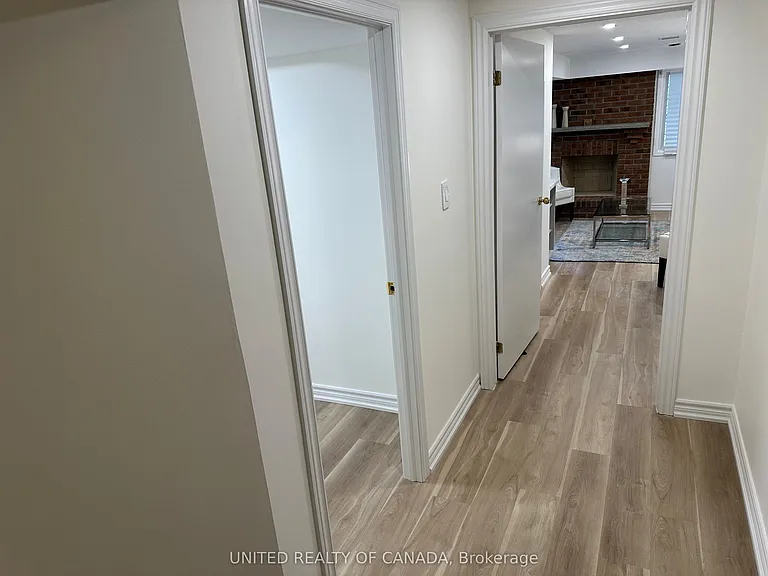 102 Baywood Ct — Photo 31