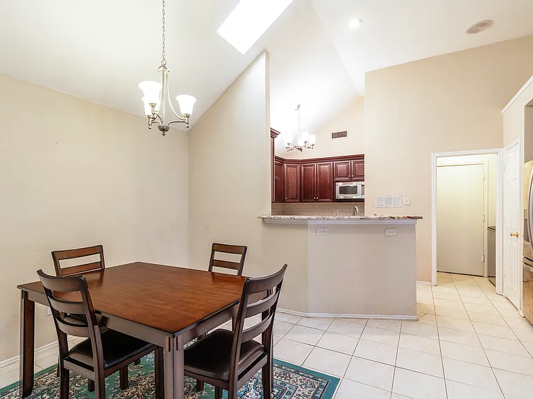 6912 Harvey Ln — Photo 10