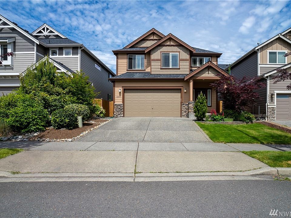 Great curb appeal!