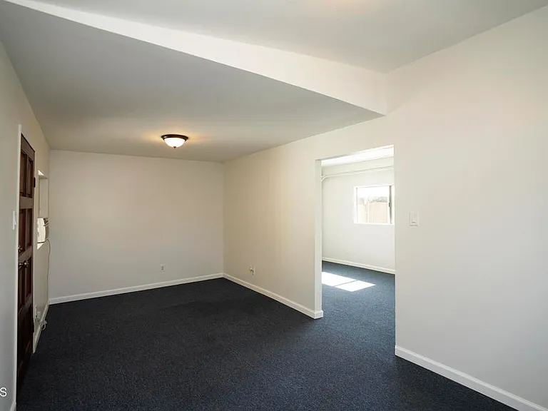 2938 Warwick Ave — Photo 14