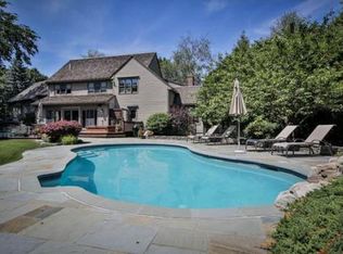 2 Perkins Ln, Lynnfield, MA 01940