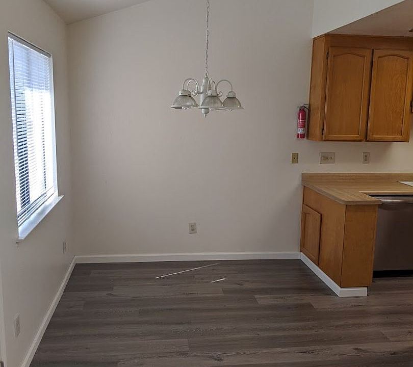 1st image of 172 Warren Ave