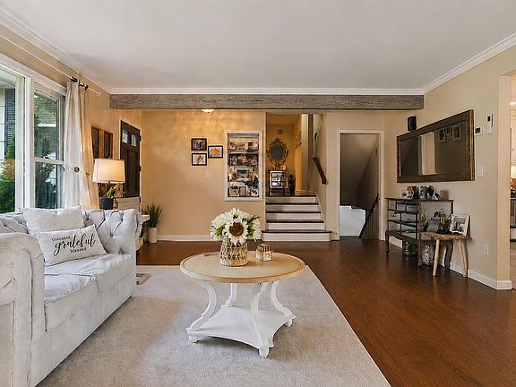 4th image of 25 Manor Avenue