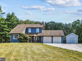 2433 Snydersburg Rd, Hampstead, MD 21074