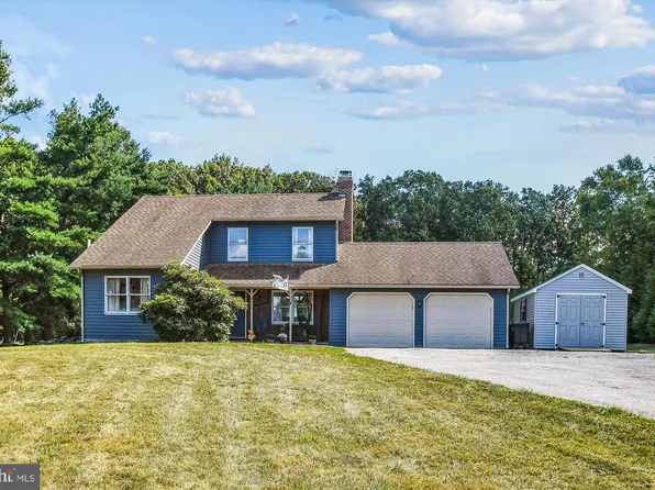 2433 Snydersburg Rd, Hampstead, MD 21074