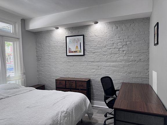 2nd image of 2705 N Howard St #101