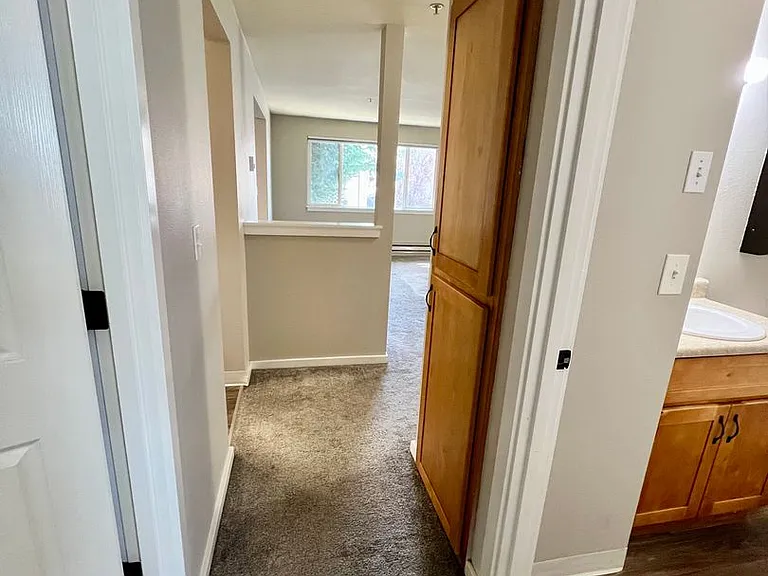 3219 49th Ave NE — Photo 38