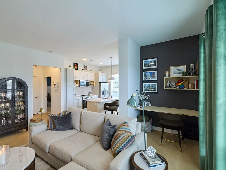 The George Apartments — Photo 2