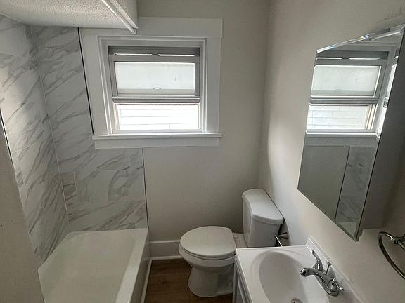 4th image of 1714 Victoria Ave
