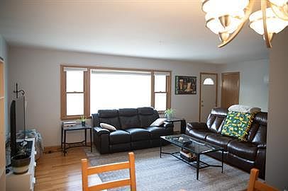 3rd image of 7323 Harwood Ave