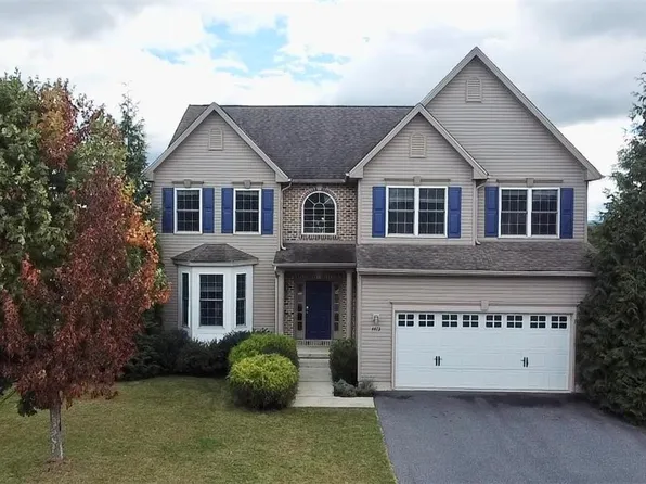 4473 Whitetail Dr, Nazareth, PA 18064