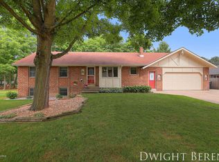 6891 Bridgeport Dr, Hudsonville, MI 49426