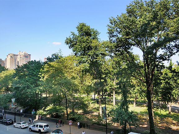 5th image of 120 Central Park S APT 5D