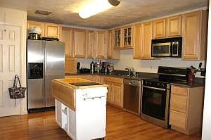 3rd image of 5301 Bowling Green Dr
