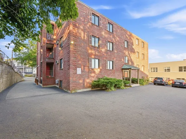 14 Boston St APT 1A, Somerville, MA 02143