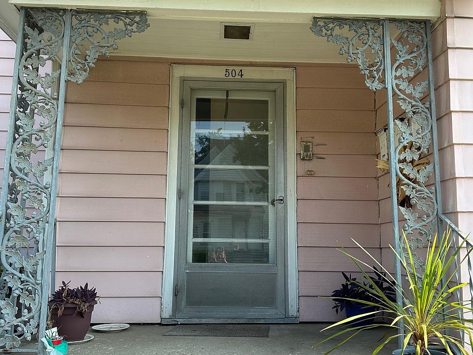 Front door off Axtell Street