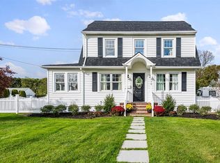 210 4th Ave, East Northport, NY 11731