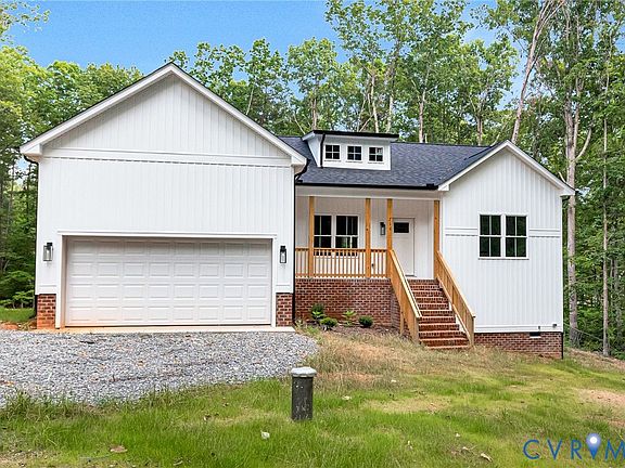 2nd image of 716 Pine Harbour Dr