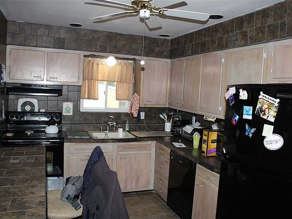 3rd image of 3 Jefferson Ave