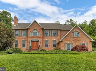 2372 Forest Hills Dr, Harrisburg, PA 17112