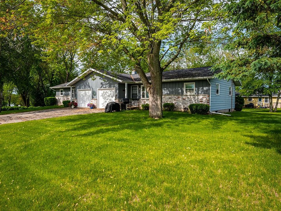 72 Stark Rd, Random Lake, WI 53075 Zillow